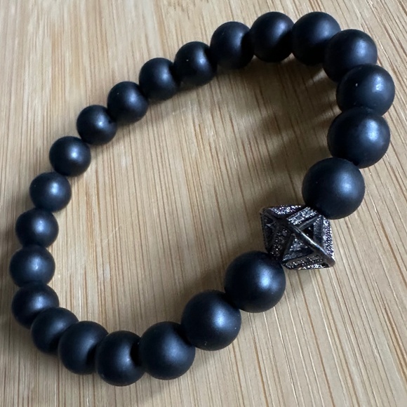 Matte 8mm Onyx Stretch Bracelet w/ Black Pave Crystal Saucer Spacer - Picture 3 of 8